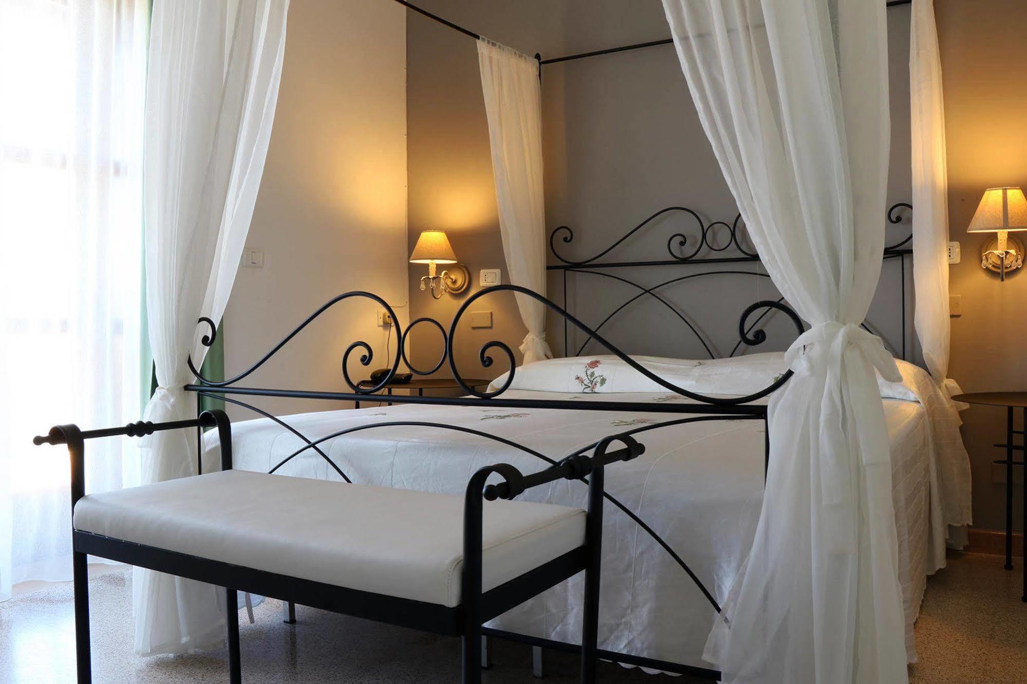 La Locanda Della Castellana Adults Only Peschici Exterior photo